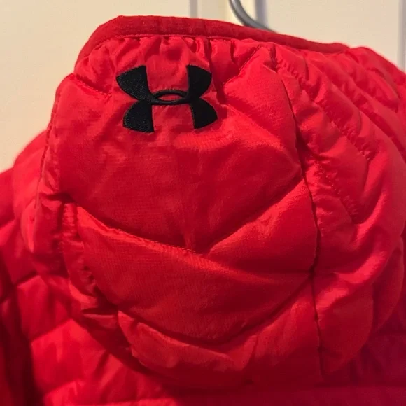 Under Armour Red Quilted Hooded Puffer Jacket - Picture 7 of 10